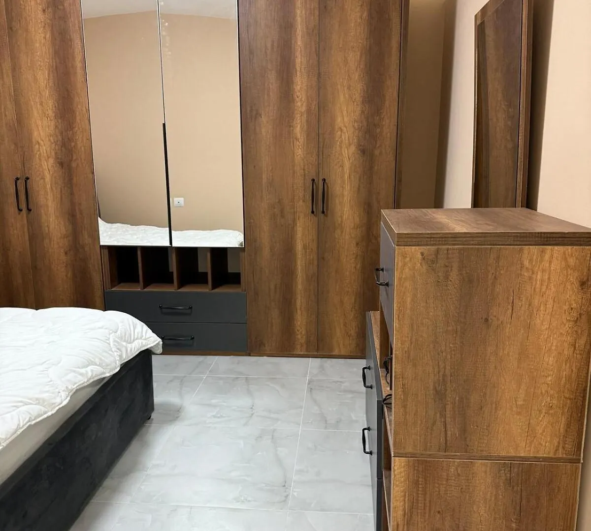 Ajan Alushani Apartment Golem  Albania