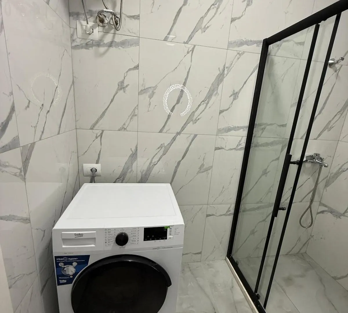 Ajan Alushani Apartment Golem